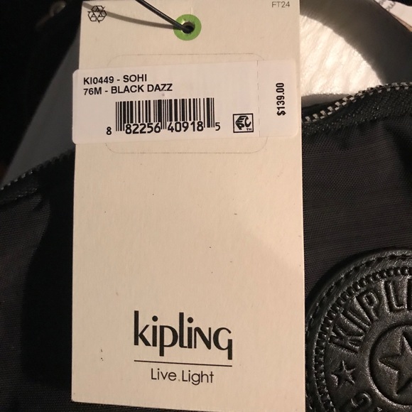 flat lay cosmetic bolsa